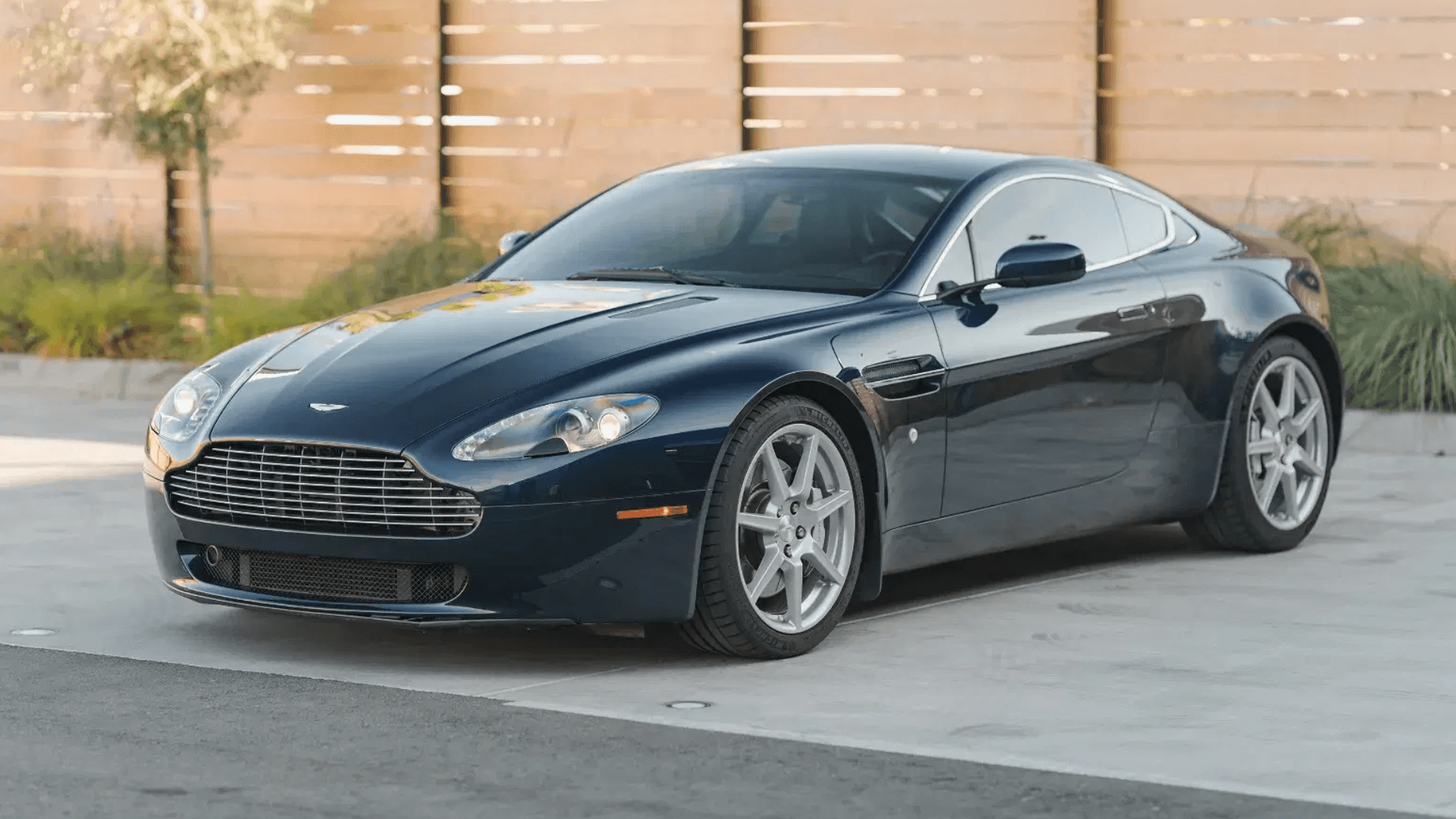 Aston Martin V8 Vantage (2005-2017) tuning parts