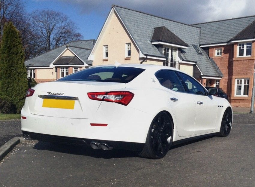 Fitted with 22 inch matte black Novitec NM1 wheels