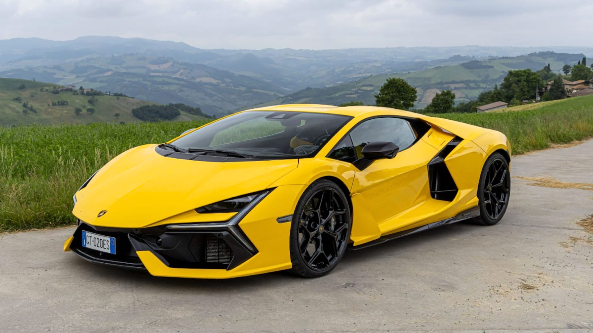Lamborghini Revuelto tuning parts
